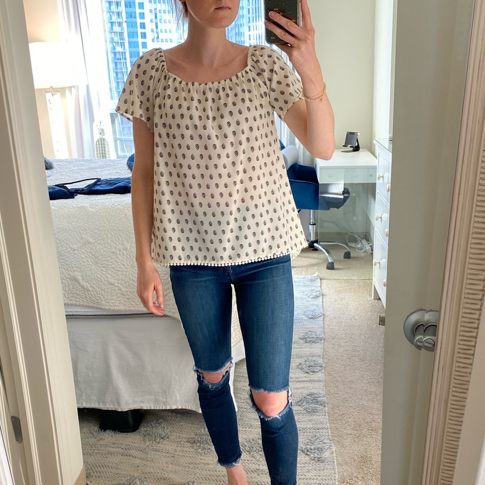 Xhilaration Cream Navy Short Sleeve Flowy Size XSmall